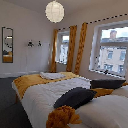 Spacious 4 Bedroom, Free Netflix, Central Location Cardiff Luaran gambar