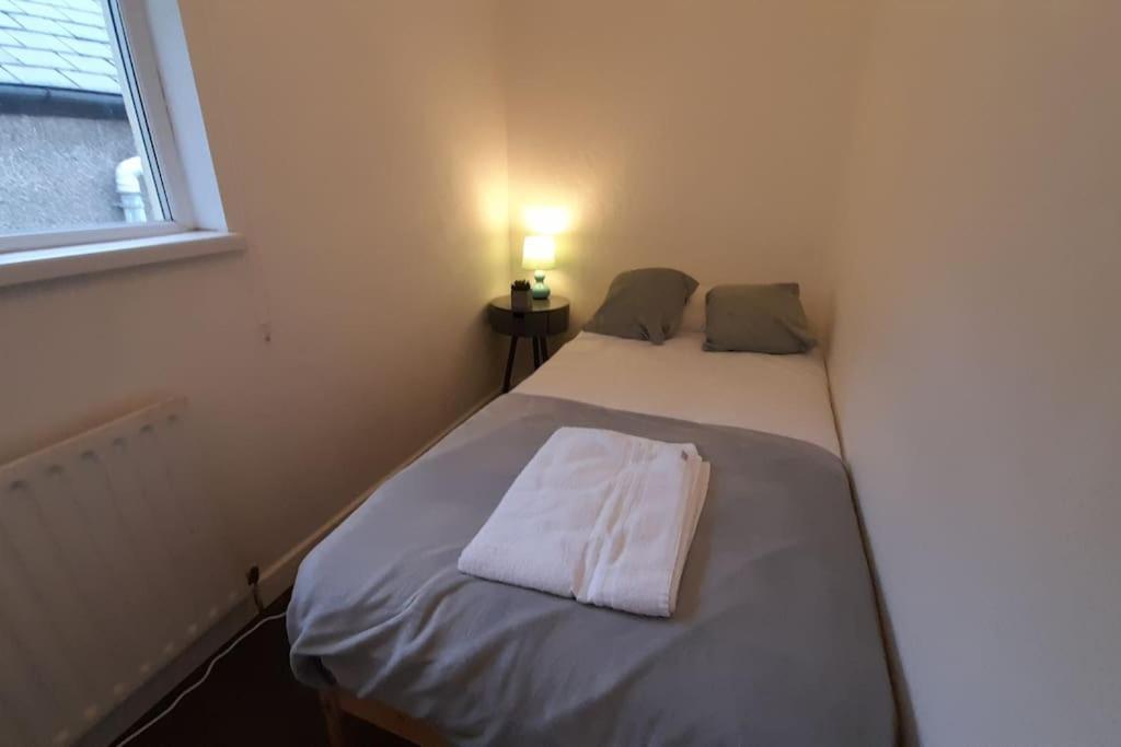 Spacious 4 Bedroom, Free Netflix, Central Location Cardiff Luaran gambar