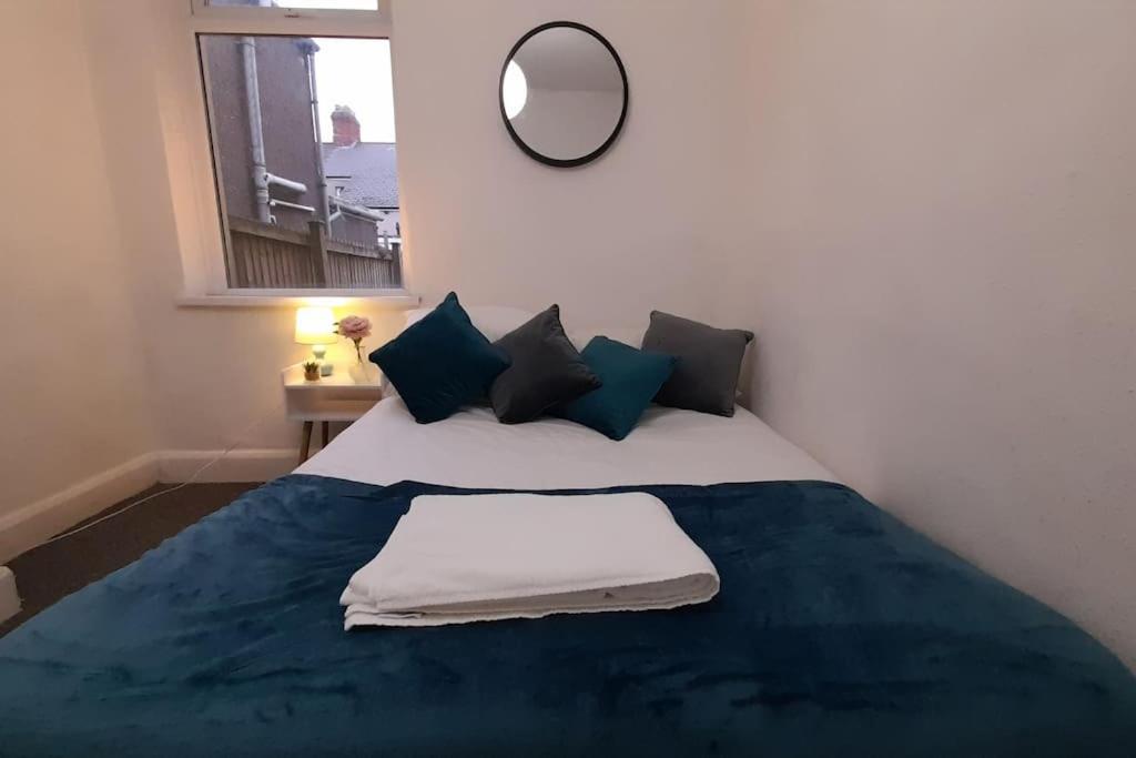 Spacious 4 Bedroom, Free Netflix, Central Location Cardiff Luaran gambar