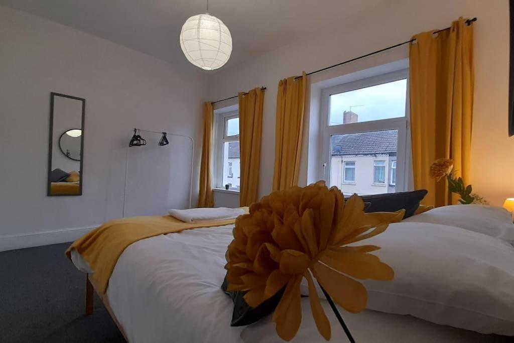 Spacious 4 Bedroom, Free Netflix, Central Location Cardiff Luaran gambar