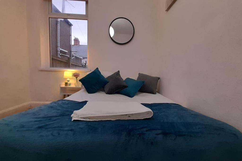 Spacious 4 Bedroom, Free Netflix, Central Location Cardiff Luaran gambar