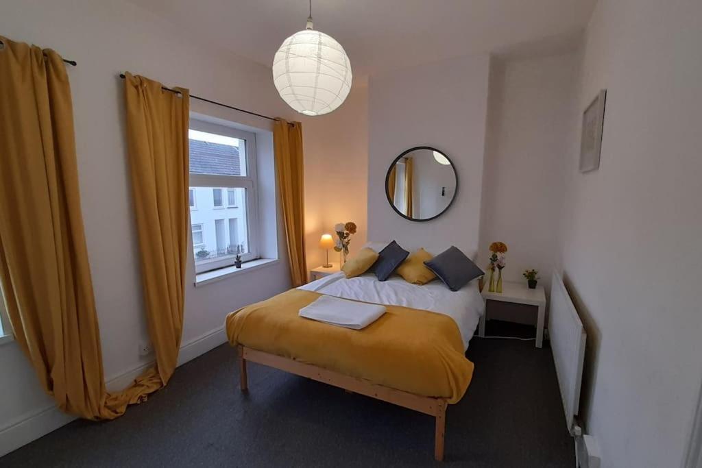 Spacious 4 Bedroom, Free Netflix, Central Location Cardiff Luaran gambar