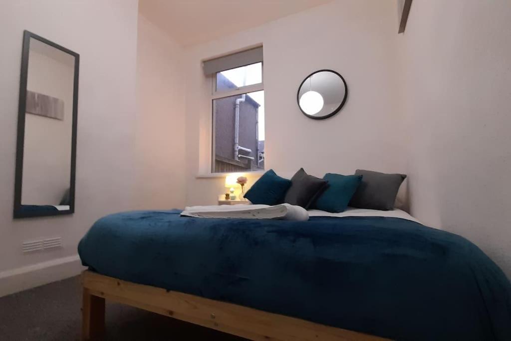 Spacious 4 Bedroom, Free Netflix, Central Location Cardiff Luaran gambar