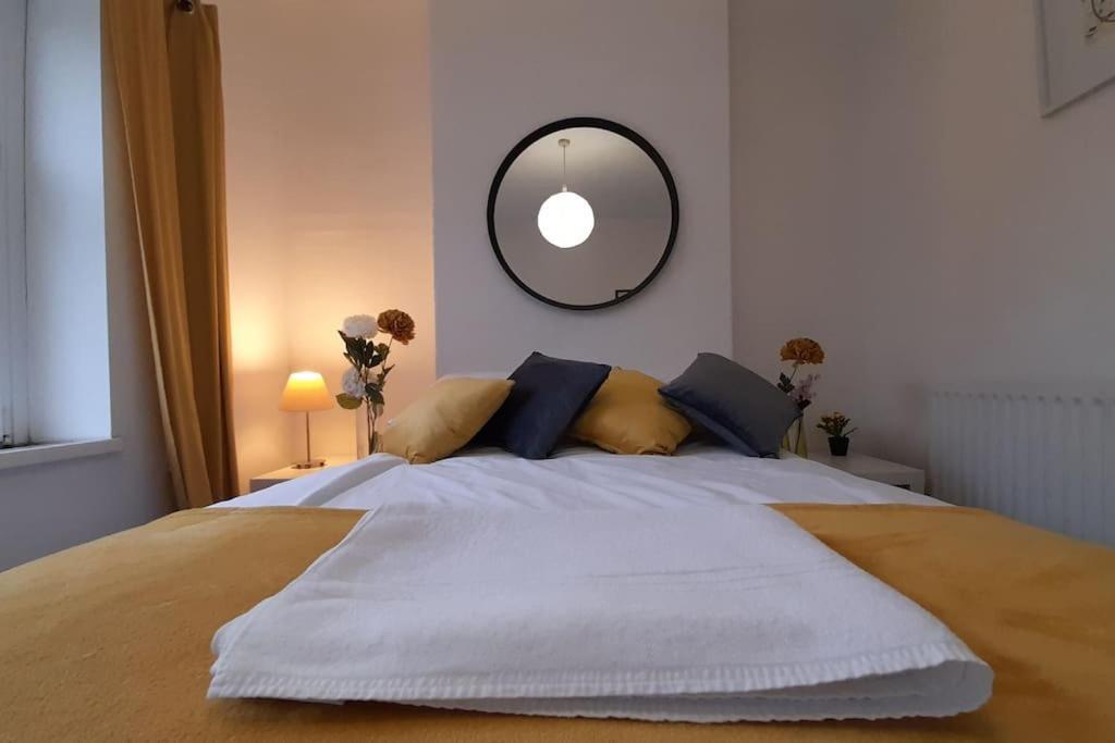 Spacious 4 Bedroom, Free Netflix, Central Location Cardiff Luaran gambar